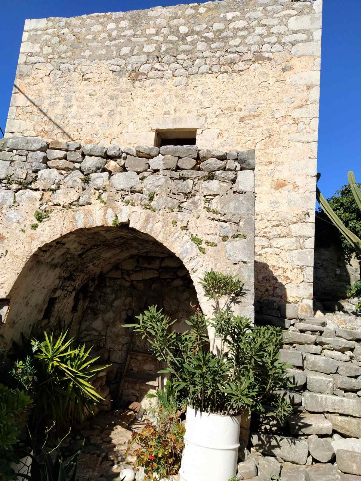 ΠΥΡΓΟΣ ΣΤΗΝ ΜΑΝΗ